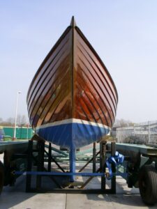 mit Dura-Solid Unterschiff