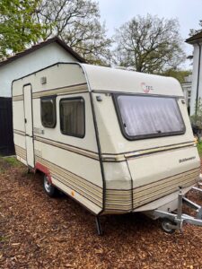 Brantho-Korrux_3in1_2K-Flexi_Wohnwagen_vorher