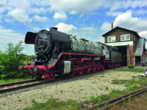 Brantho-Korrux_3in1_Lok_rhalbfertig